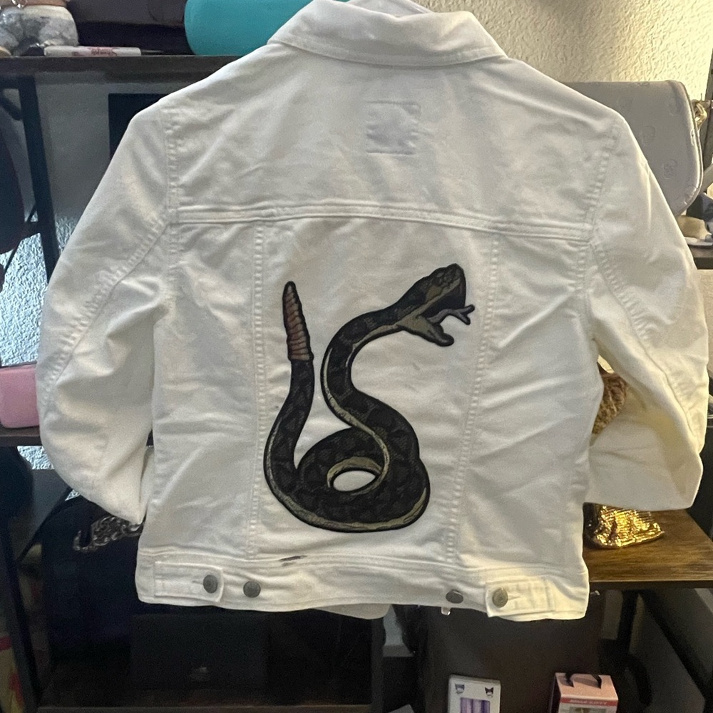 Old Navy White Denim Jacket - Clean Casual Style rattlesnake